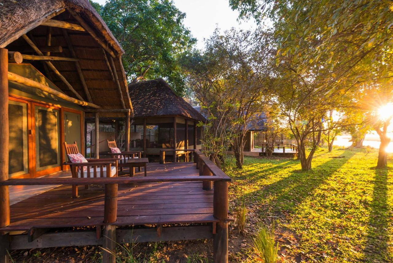 Royal Zambezi Lodge Mafuta Exterior foto